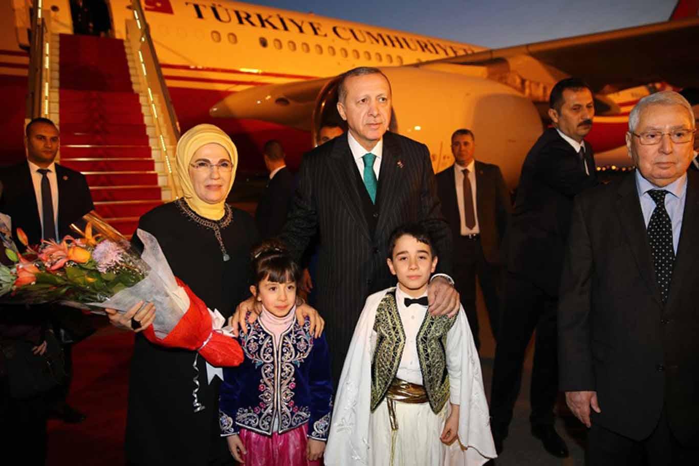 Cumhurbaşkanı Erdoğan Cezayir'de Cumhurbaşkanı Erdoğan Cezayir'de